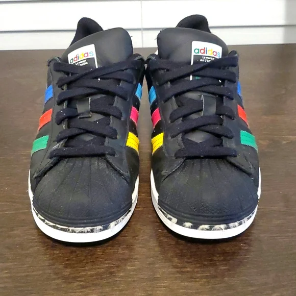 Adidas Originals Superstar Black Green Red Kids Size 4 - Picture 2 of 8